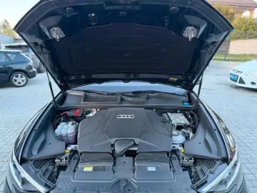 AUDI Q8 55 TFSI e quattro
