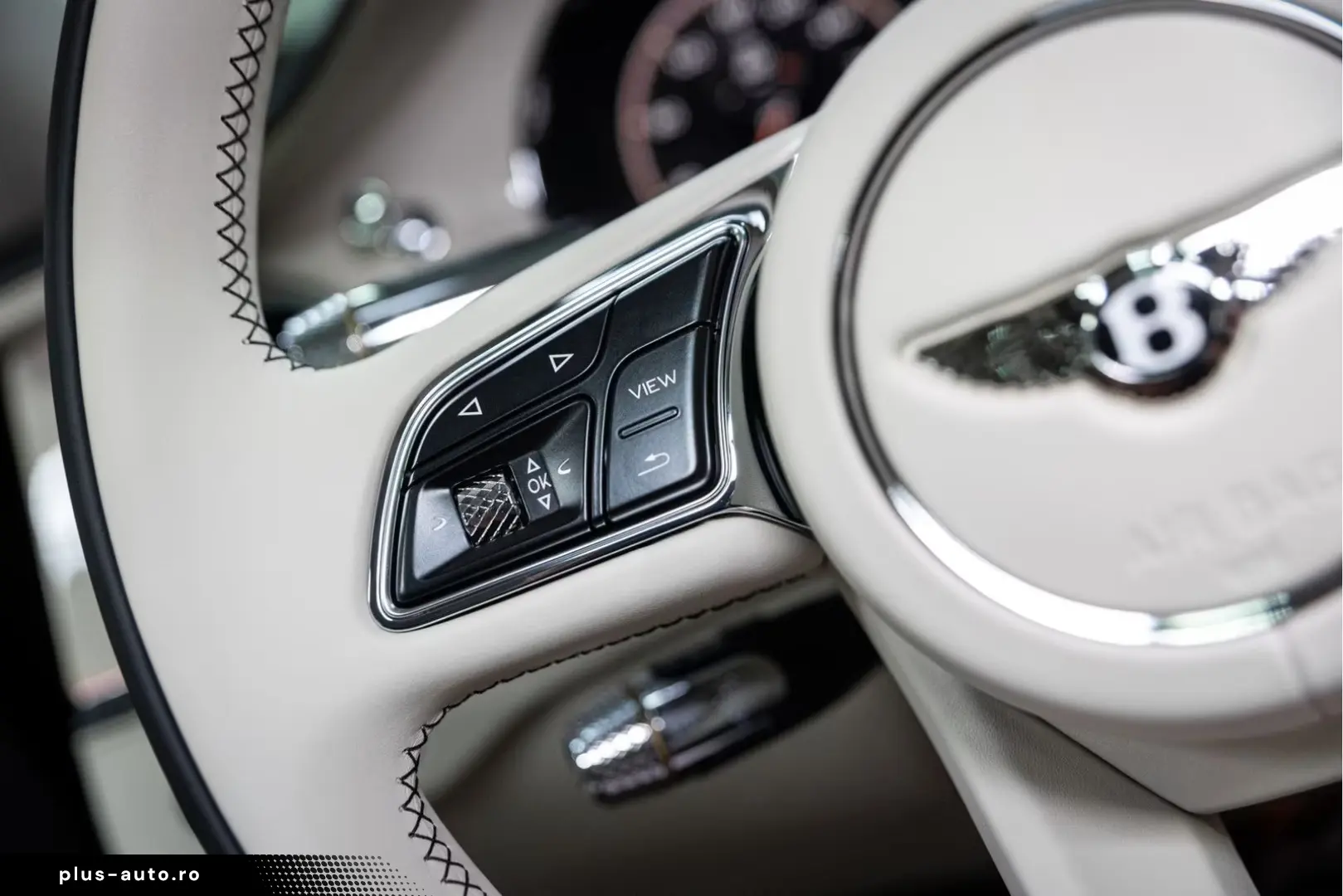 Bentley Flying Spur V8 Azure  Piano Linen Veneer Rotatin