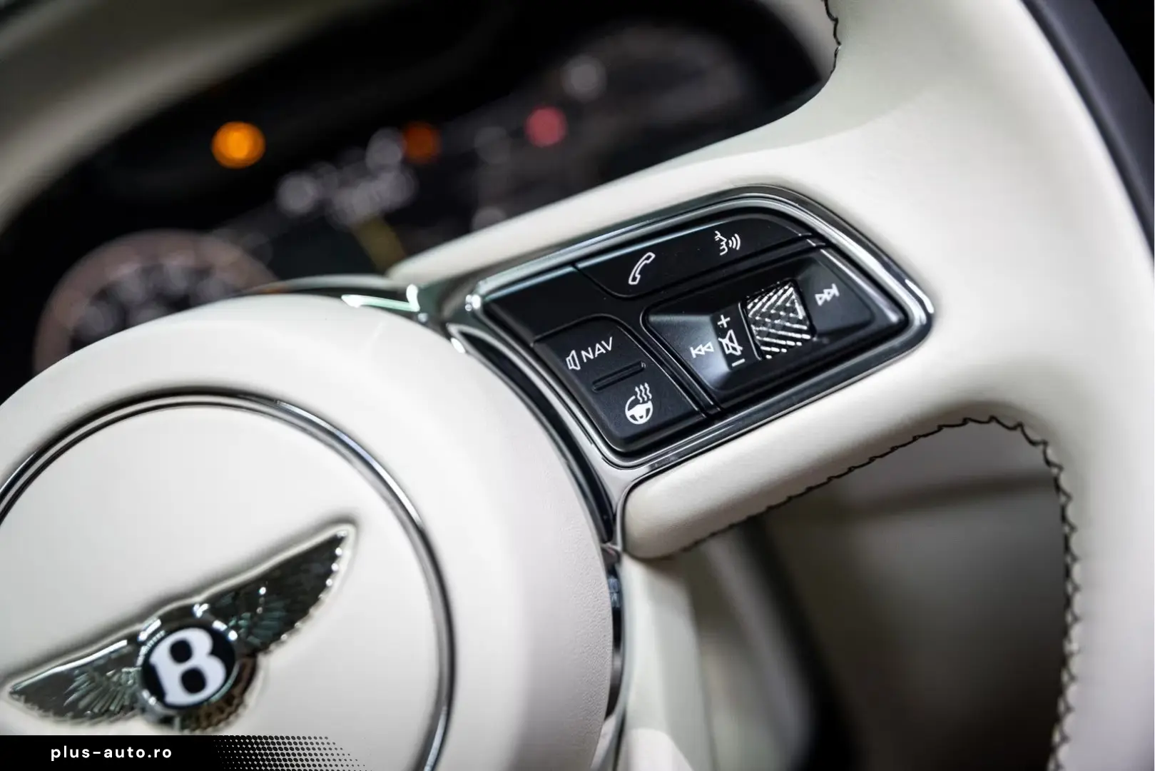 Bentley Flying Spur V8 Azure  Piano Linen Veneer Rotatin