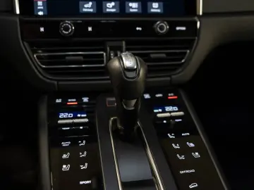 PORSCHE Macan Standheizung BOSE  Panorama