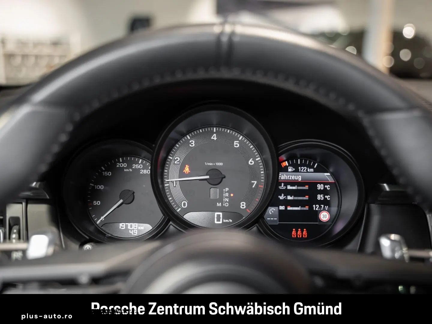 PORSCHE Macan Surround-View BOSE Luftfederung 20-Zoll