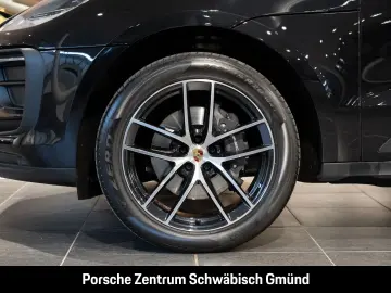 PORSCHE Macan Surround-View BOSE Luftfederung 20-Zoll