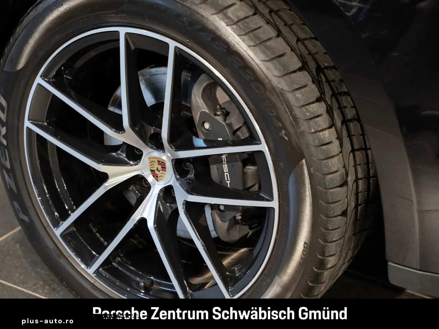 PORSCHE Macan Surround-View BOSE Luftfederung 20-Zoll