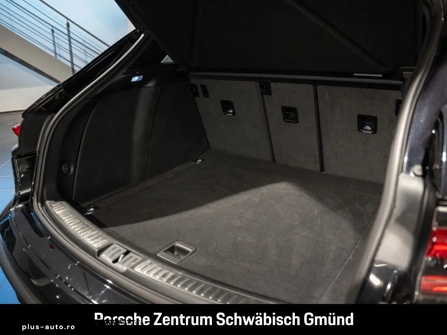 PORSCHE Macan Surround-View BOSE Luftfederung 20-Zoll