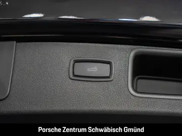 PORSCHE Macan Surround-View BOSE Luftfederung 20-Zoll