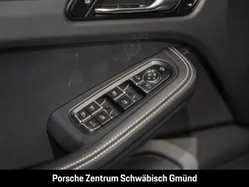 PORSCHE Macan Surround-View BOSE Luftfederung 20-Zoll