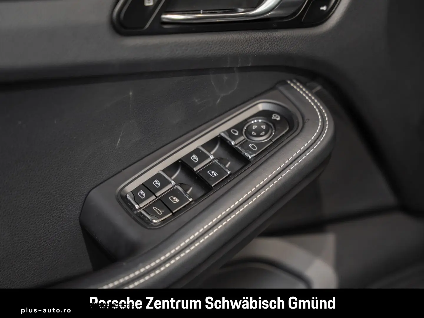 PORSCHE Macan Surround-View BOSE Luftfederung 20-Zoll