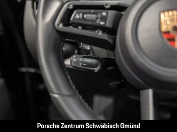PORSCHE Macan Surround-View BOSE Luftfederung 20-Zoll