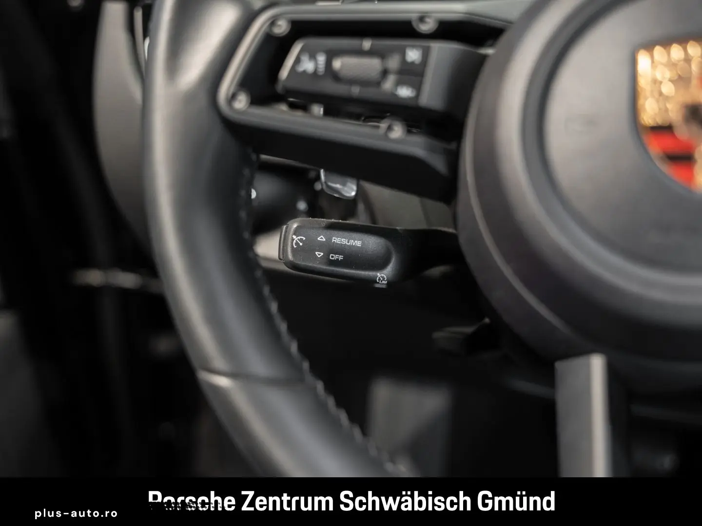 PORSCHE Macan Surround-View BOSE Luftfederung 20-Zoll