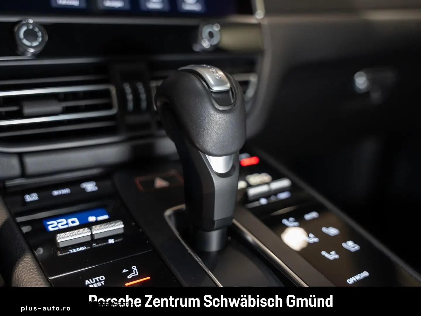 PORSCHE Macan Surround-View BOSE Luftfederung 20-Zoll