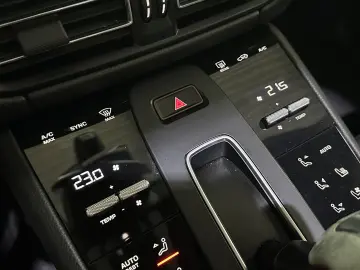 PORSCHE Macan GTS Pano BOSE Leder Memory Luftfeder. AHK