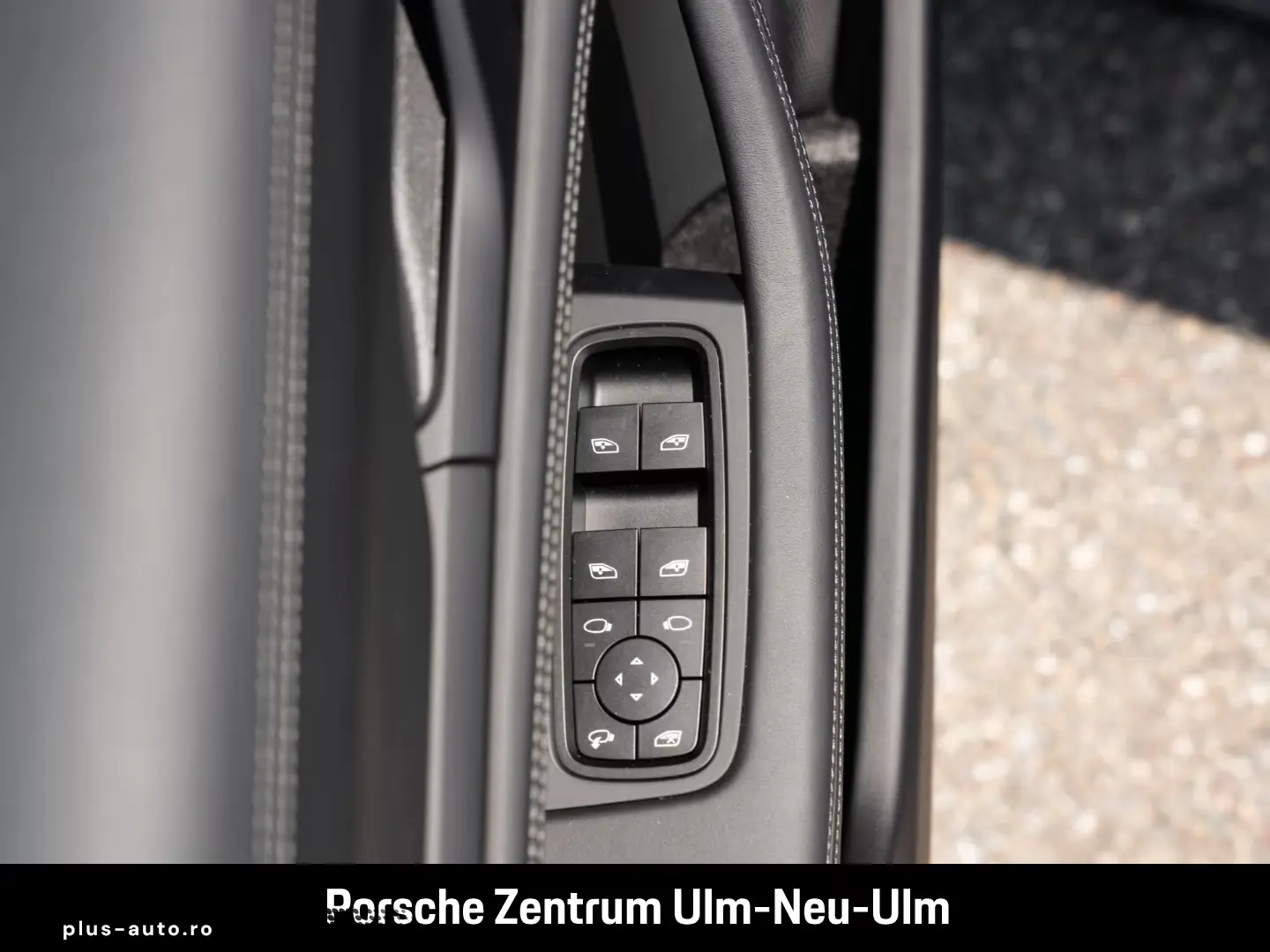 Porsche Taycan BOSE Panoramadach LED-Matrix Panoramadach