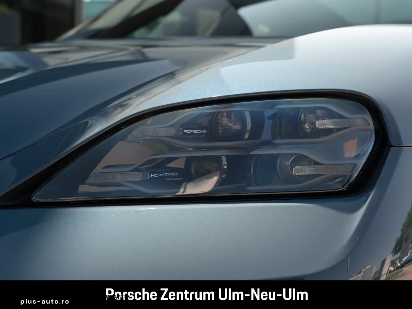 Porsche Taycan BOSE Panoramadach LED-Matrix Panoramadach