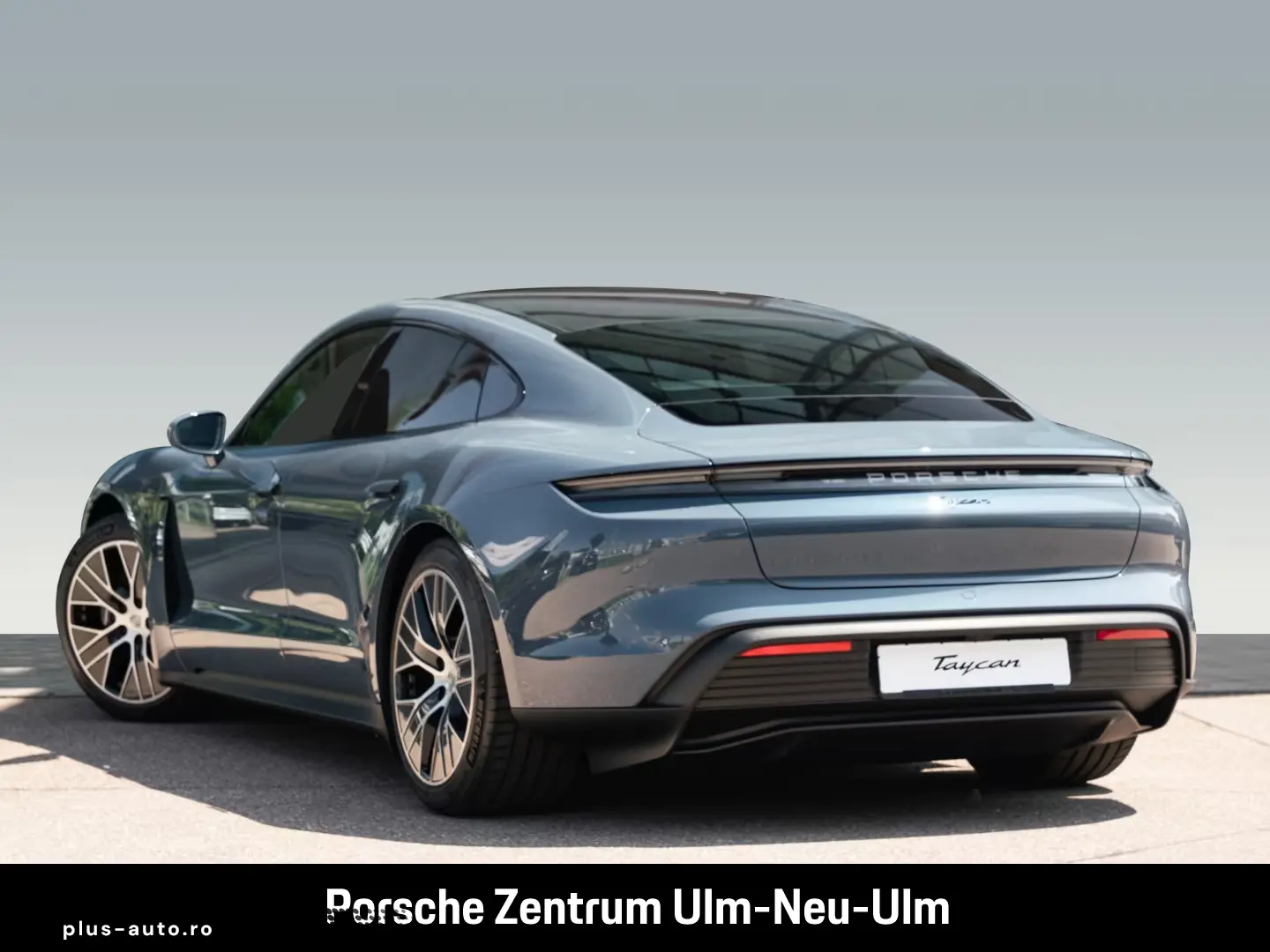 Porsche Taycan BOSE Panoramadach LED-Matrix Panoramadach