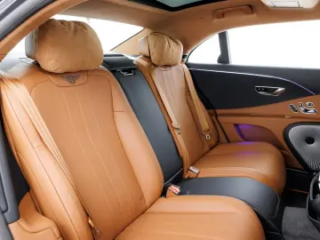 Bentley Flying Spur V8 Hybrid MY2026