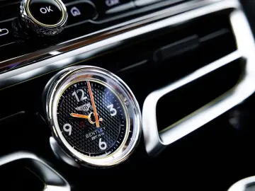 Bentley Flying Spur V8 Hybrid MY2026