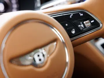 Bentley Flying Spur V8 Hybrid MY2026