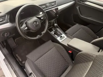 SKODA Superb 2.0 TDI DSG Ambition LED PDC SHZ VIRTUAL