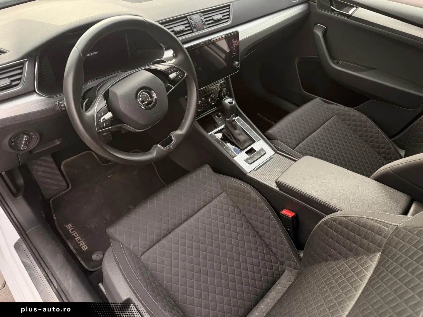 SKODA Superb 2.0 TDI DSG Ambition LED PDC SHZ VIRTUAL