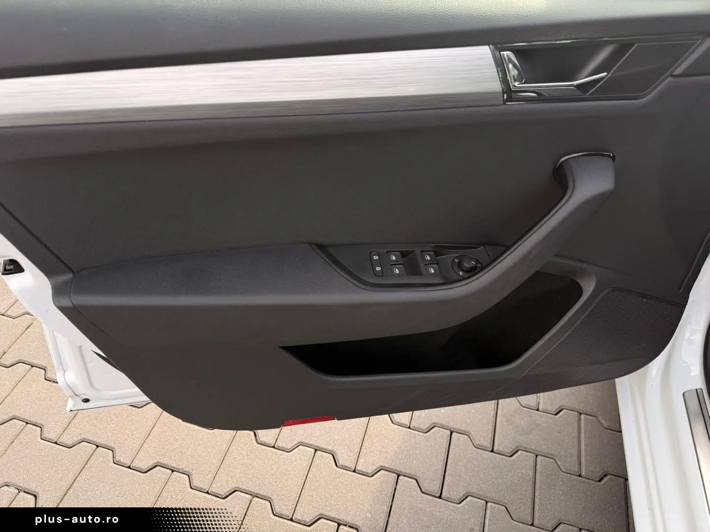 SKODA Superb 2.0 TDI DSG Ambition LED PDC SHZ VIRTUAL