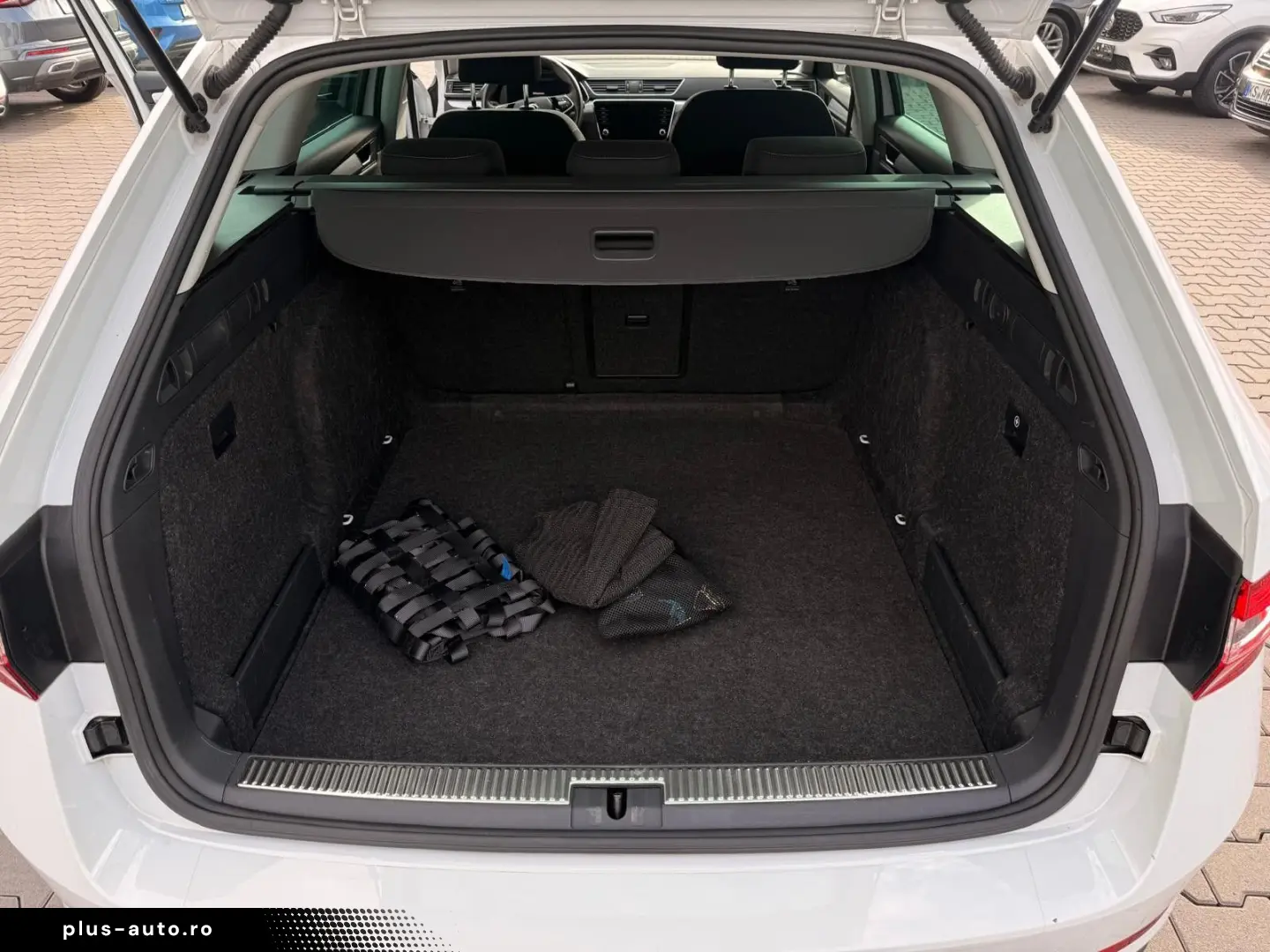 SKODA Superb 2.0 TDI DSG Ambition LED PDC SHZ VIRTUAL
