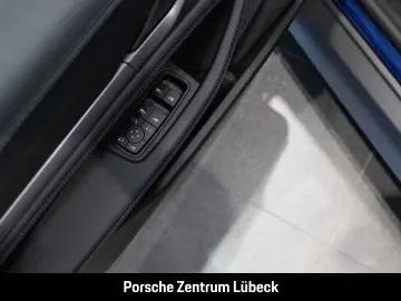 Porsche Taycan Nachtsicht HA-Lenkung Soft-Close InnoDriv