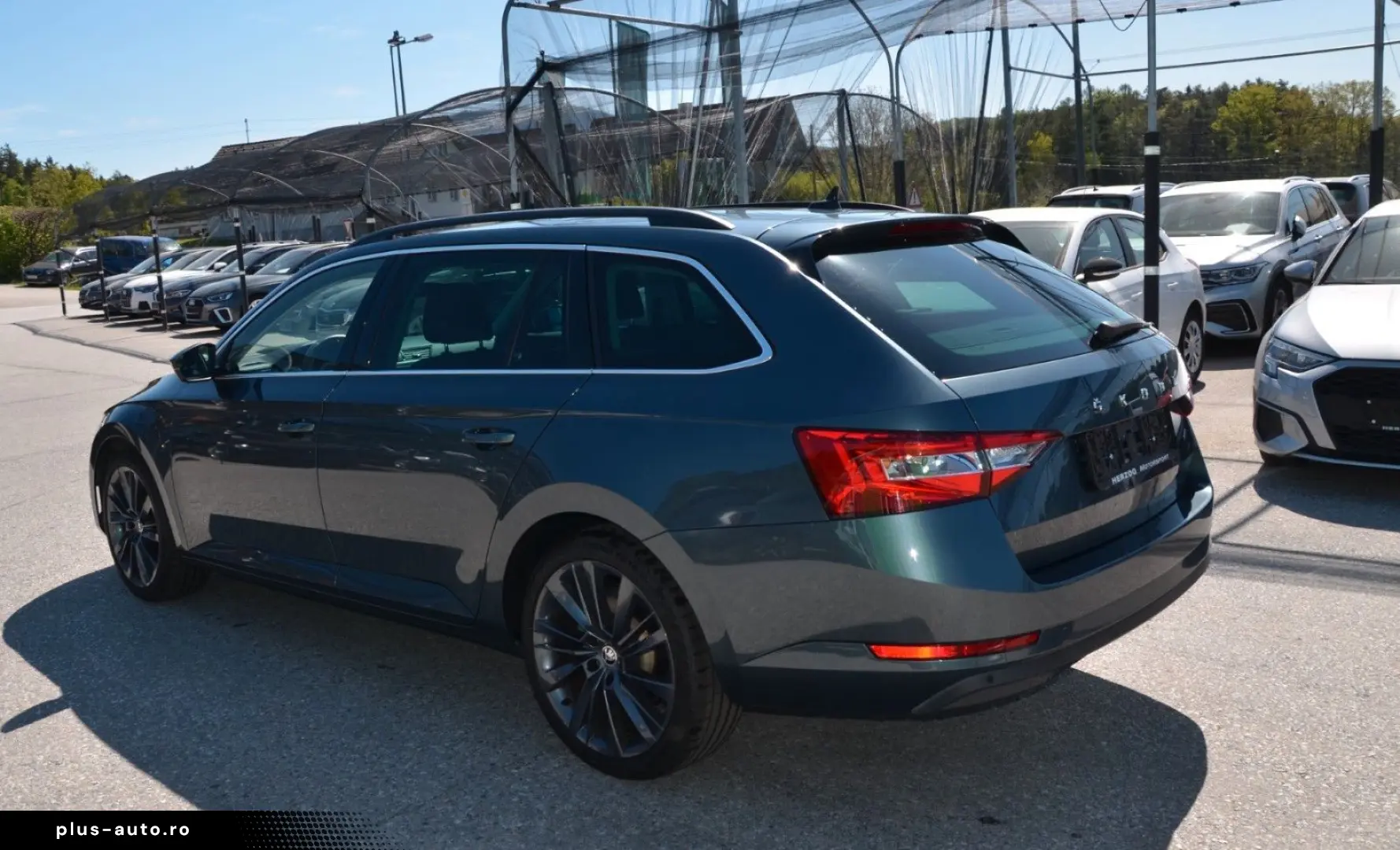 SKODA Superb Kombi 2 0 TDI DSG LED 1.BESITZ EXP 16.200