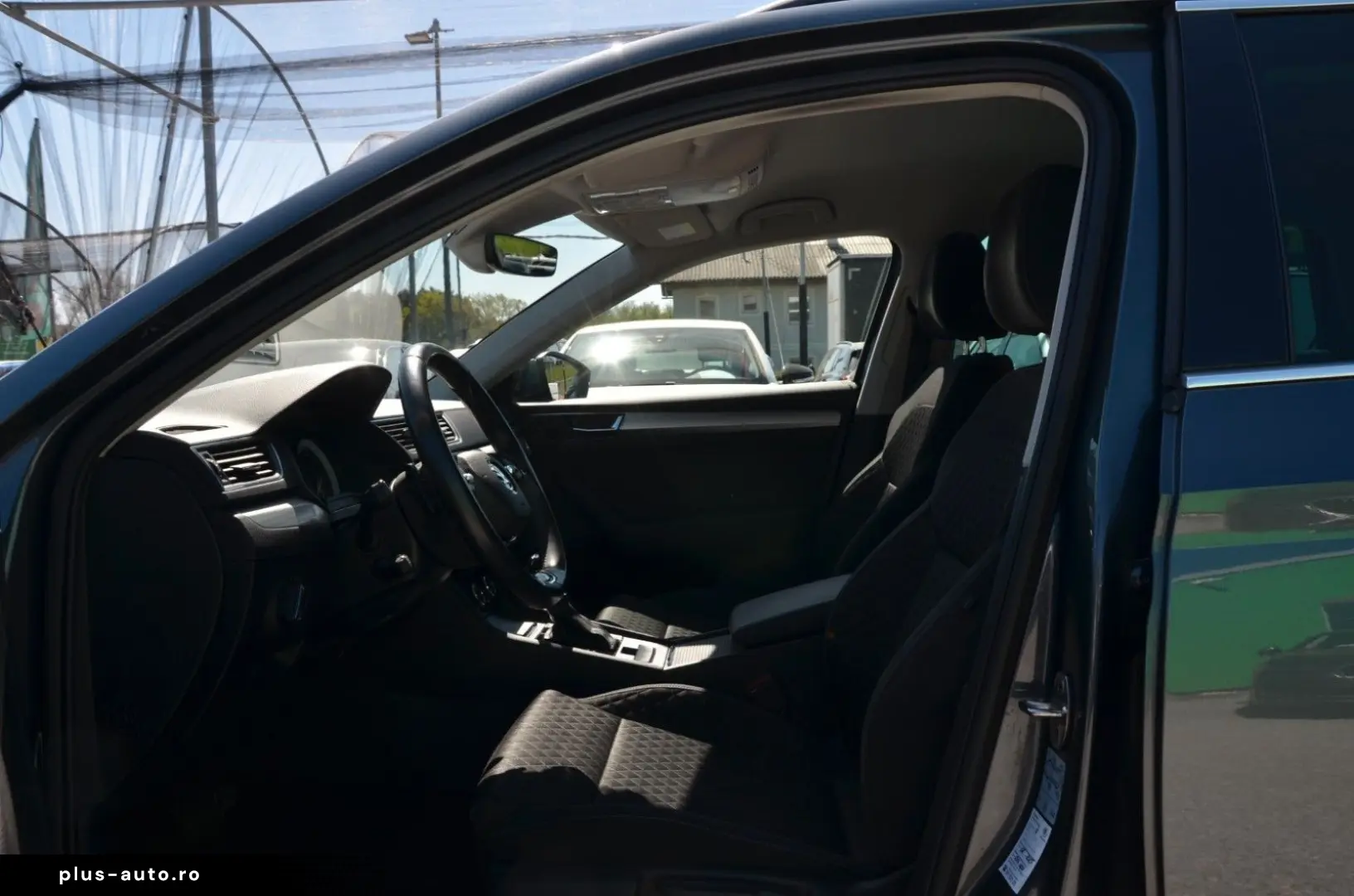 SKODA Superb Kombi 2 0 TDI DSG LED 1.BESITZ EXP 16.200
