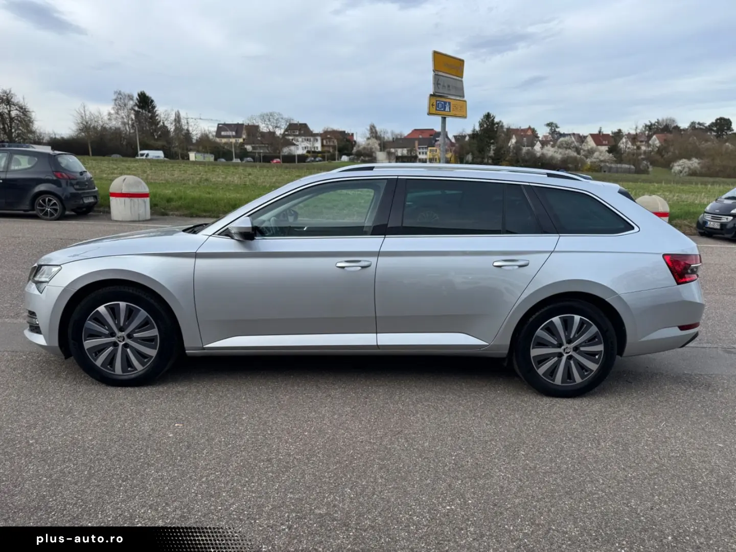 SKODA Superb 2.0 TDI Combi Style Navi LED Memory ACC 1