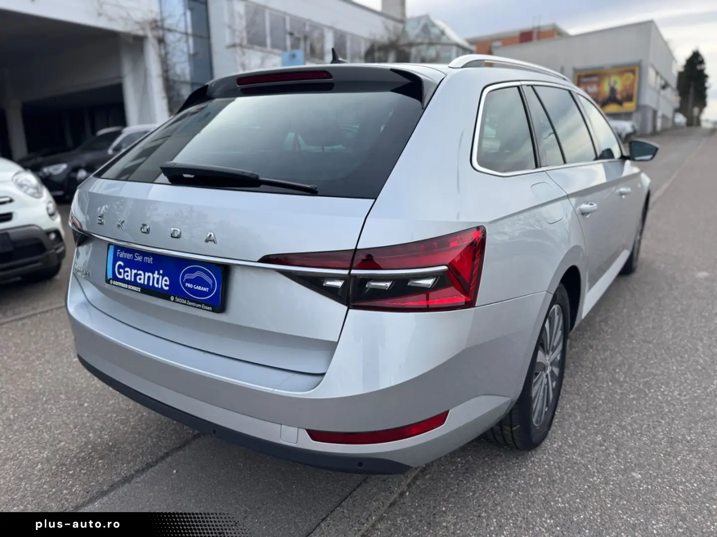 SKODA Superb 2.0 TDI Combi Style Navi LED Memory ACC 1