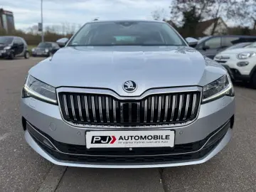 SKODA Superb 2.0 TDI Combi Style Navi LED Memory ACC 1
