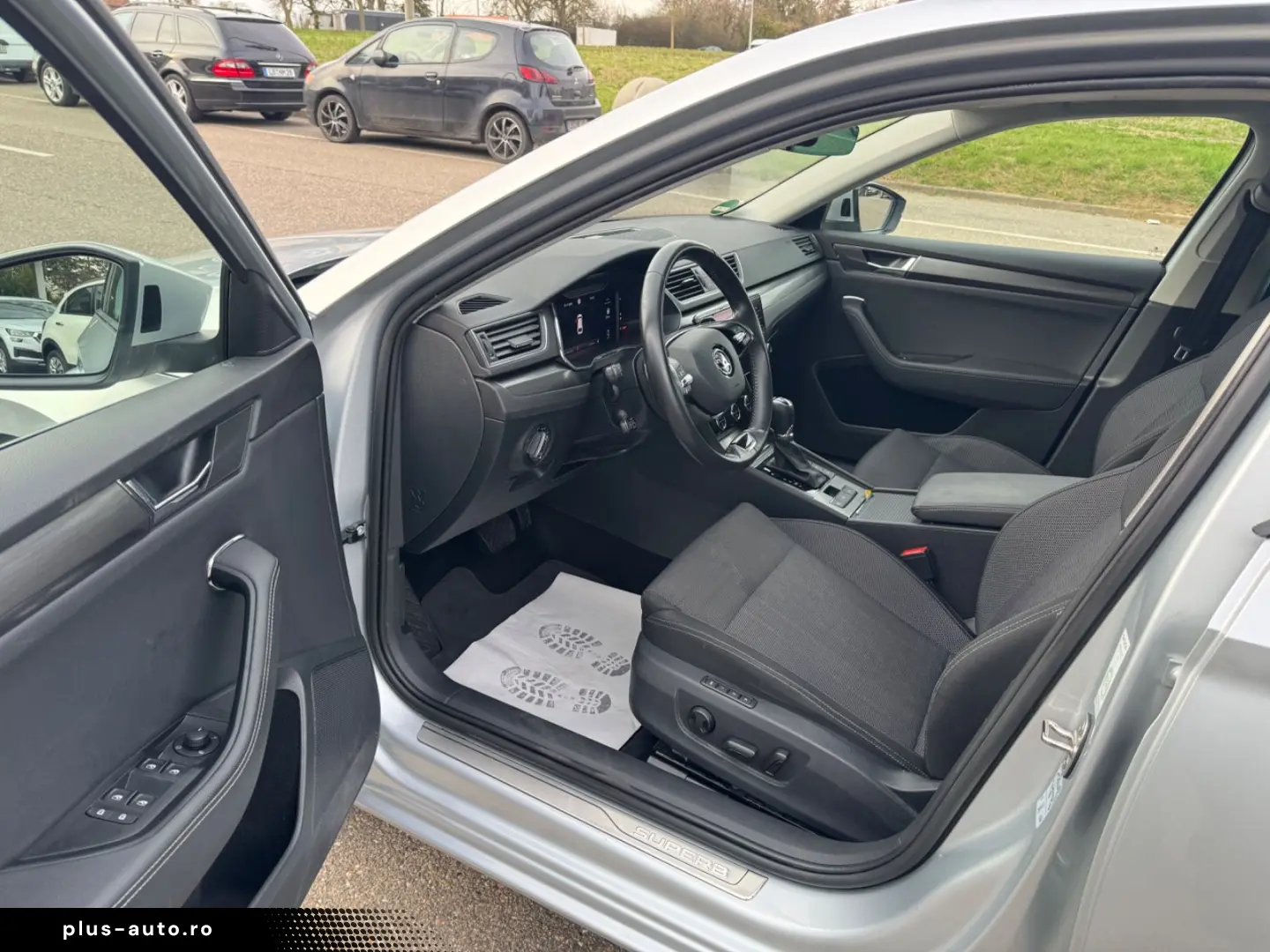 SKODA Superb 2.0 TDI Combi Style Navi LED Memory ACC 1