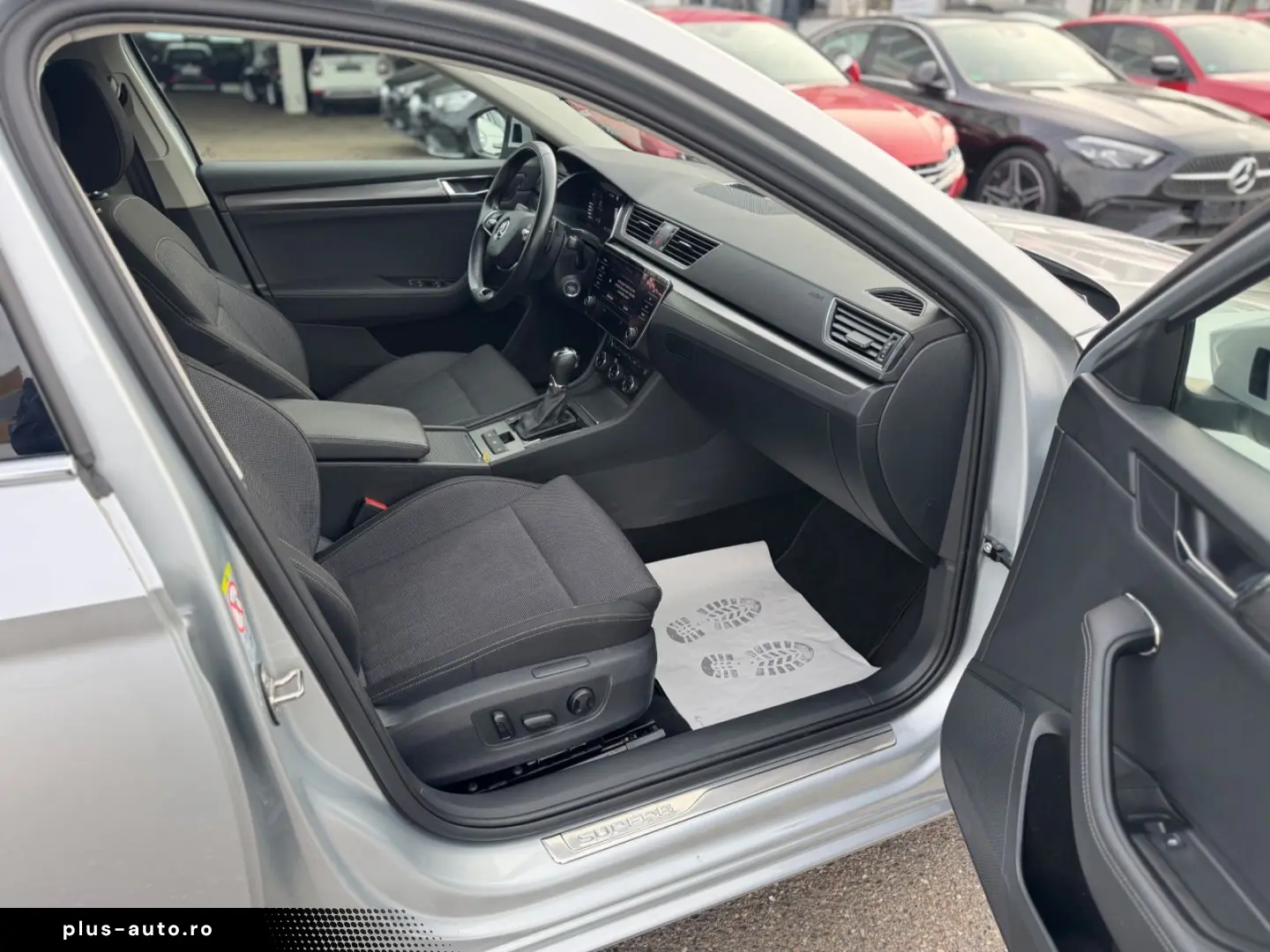 SKODA Superb 2.0 TDI Combi Style Navi LED Memory ACC 1