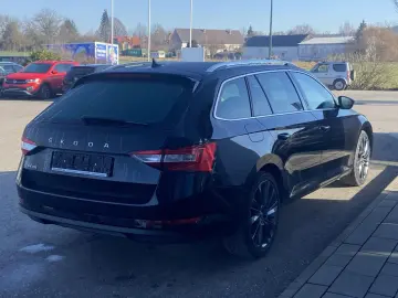SKODA Superb Combi 2.0 TDI DSG 19  CANTON SMART-LINK N