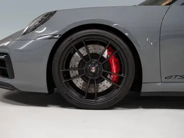 Porsche 992 Carrera 4 GTS Cabriolet Burmester Lift