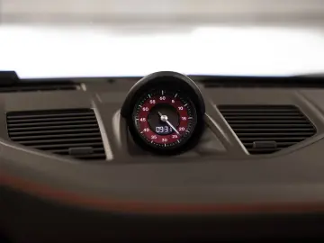 Porsche 992 Carrera 4 GTS Cabriolet Burmester Lift