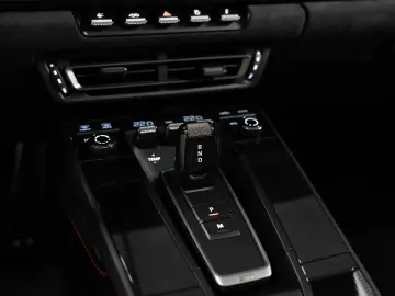 Porsche 992 Carrera 4 GTS Cabriolet Burmester Lift
