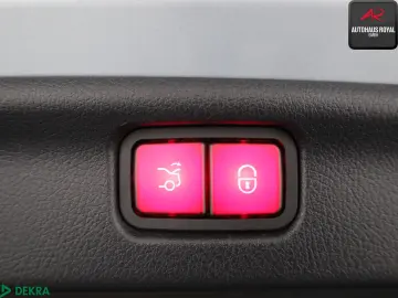 MERCEDES-BENZ C 200 4M 3x AMG MEMORY 360GRAD DISTRONIC KEY
