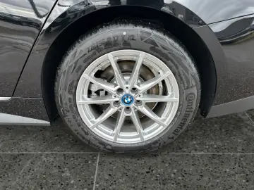 BMW i4 eDrive35