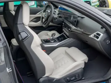 BMW M4 Competition M xDRIVE