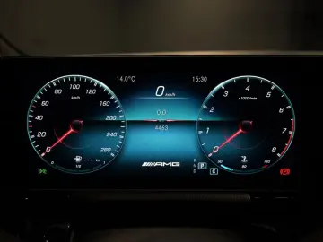 Mercedes-Benz GLA 35AMG 4M PANO AHK MULTIB KEYL RFK