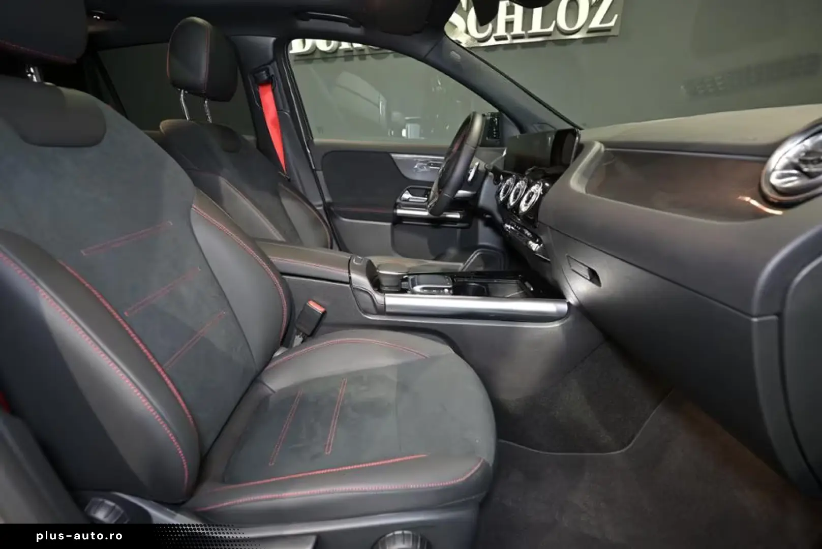 Mercedes-Benz GLA 35AMG 4M PANO AHK MULTIB KEYL RFK