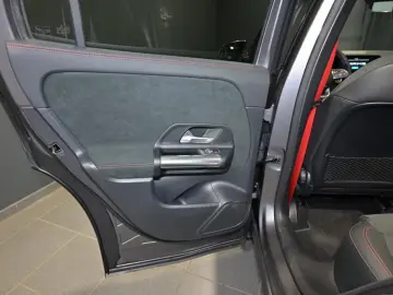 Mercedes-Benz GLA 35AMG 4M PANO AHK MULTIB KEYL RFK
