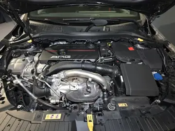 Mercedes-Benz GLA 35AMG 4M PANO AHK MULTIB KEYL RFK