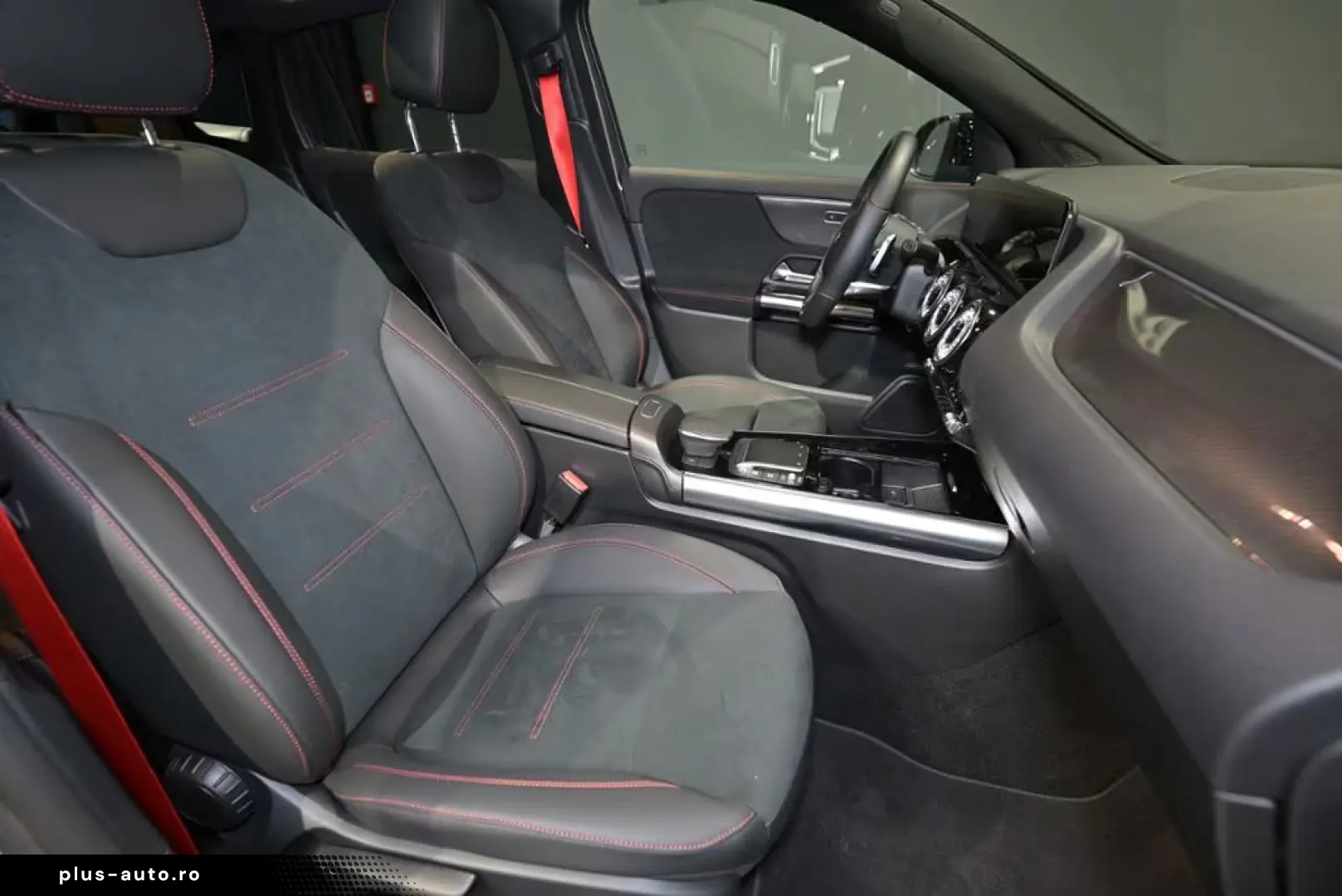 Mercedes-Benz GLA 35AMG 4M PANO AHK MULTIB KEYL RFK