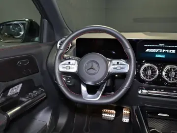 Mercedes-Benz GLA 35AMG 4M PANO AHK MULTIB KEYL RFK