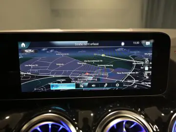 Mercedes-Benz GLA 35AMG 4M PANO AHK MULTIB KEYL RFK