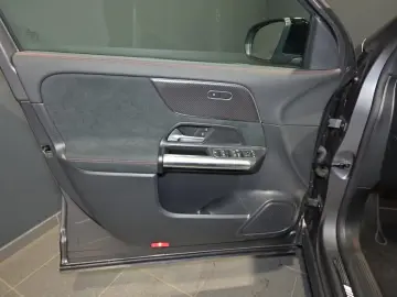 Mercedes-Benz GLA 35AMG 4M PANO AHK MULTIB KEYL RFK