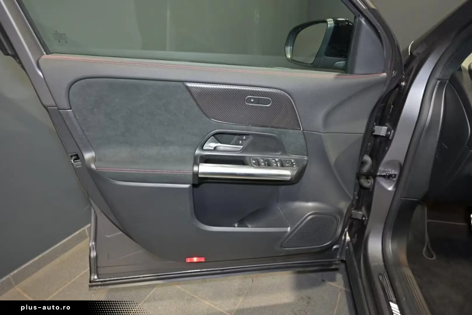 Mercedes-Benz GLA 35AMG 4M PANO AHK MULTIB KEYL RFK