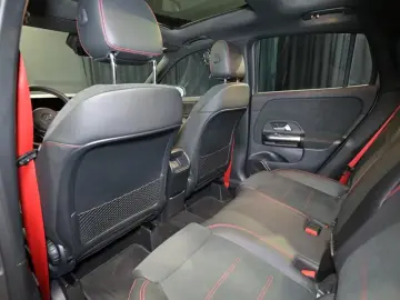 Mercedes-Benz GLA 35AMG 4M PANO AHK MULTIB KEYL RFK